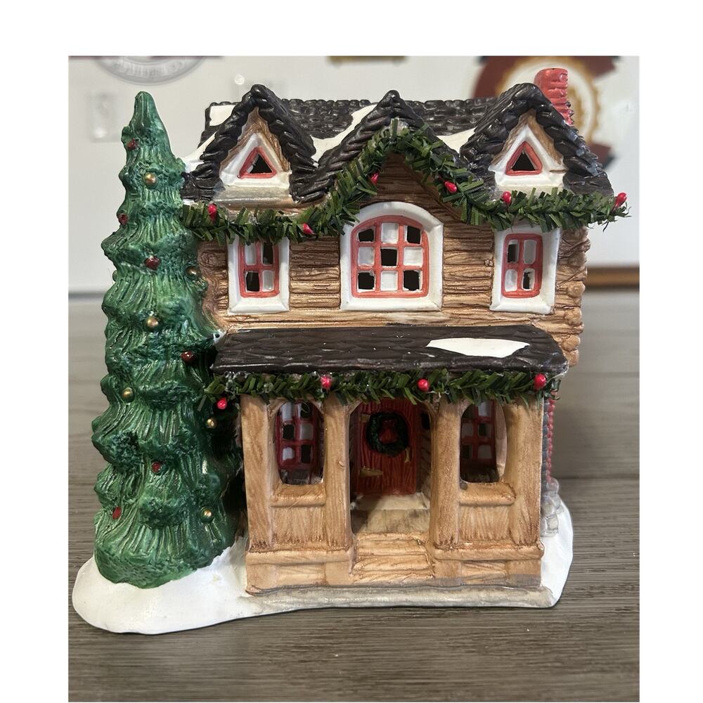 Christmas Valley Collectible Illuminated Ceramic House w/ Box 1994